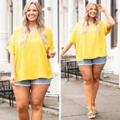 Queen Of Kisses Top, Gold Kiwi -Deals Swish Tex Store 25 d412377e b596 4b51 87ff 45c31b807b1d