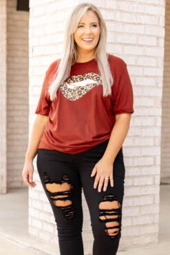 Cheetah Lips Tee, Brick